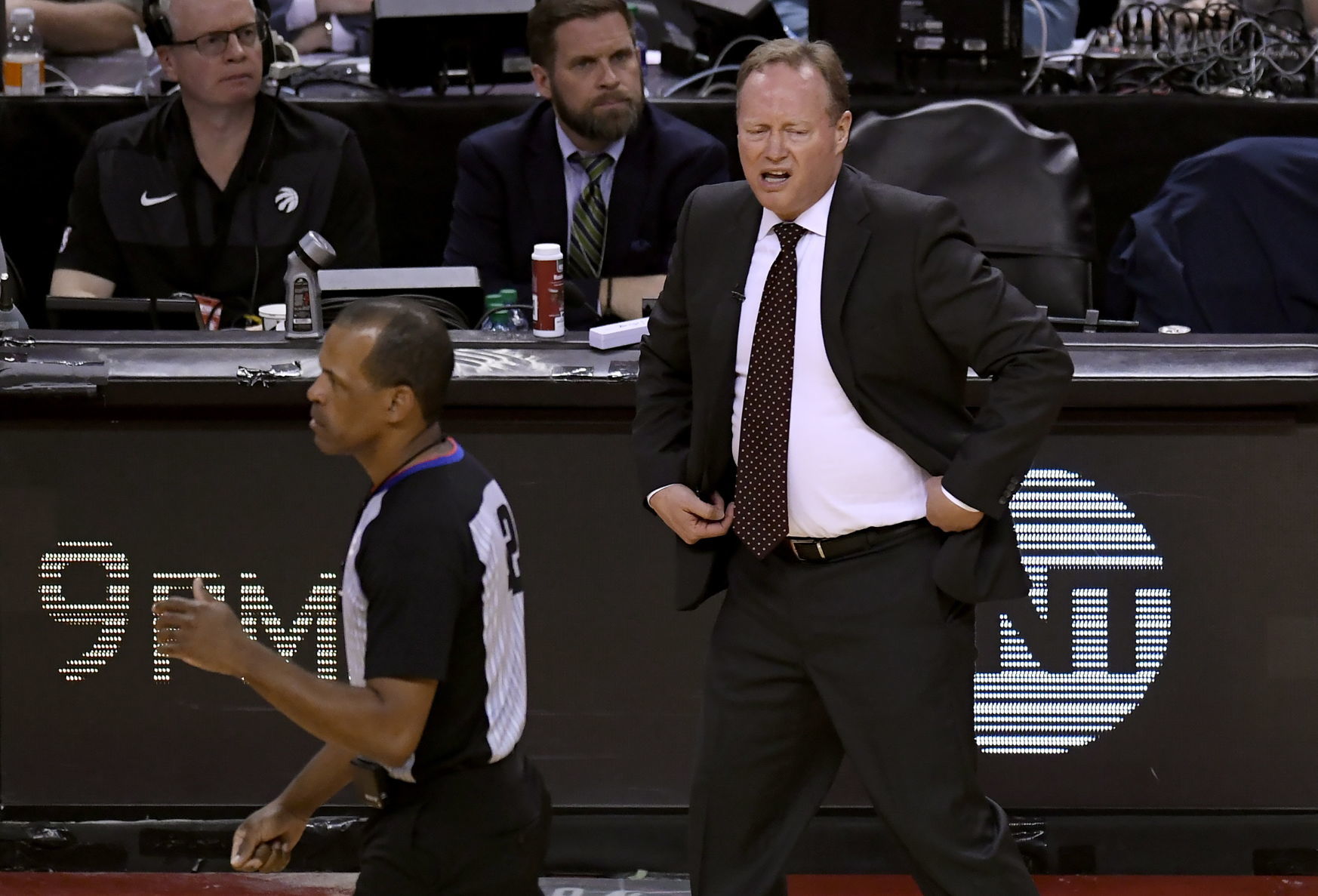 Raptors 100, Bucks 94